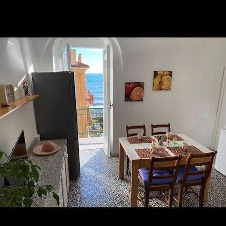 Casa Ginny * Ospedaletti