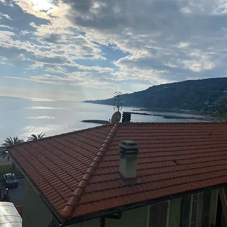 Casa Ginny * Ospedaletti